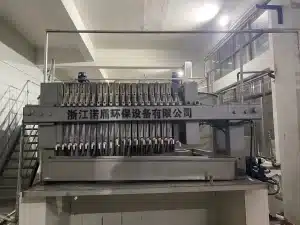Machining machine (11)